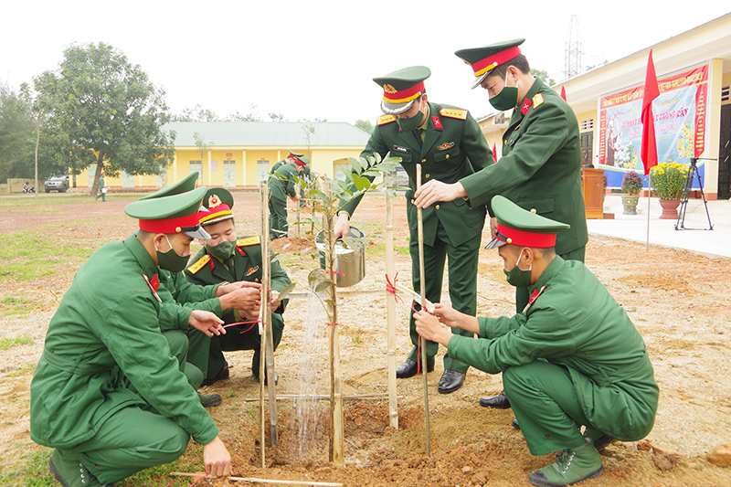 CBCS lực lượng vũ trang tỉnh hưởng ứng phong trào trồng cây đầu xuân Nhâm Dần 2022