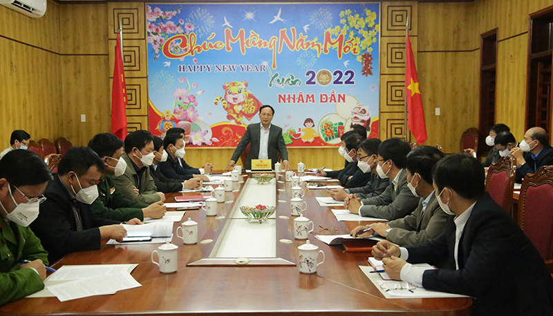 Đồng chí Phó Bí thư Thường trực Tỉnh ủy Trần Hải Châu phát biểu kết luận tại buổi làm việc với Ban Thường vụ Thị ủy Ba Đồn.
