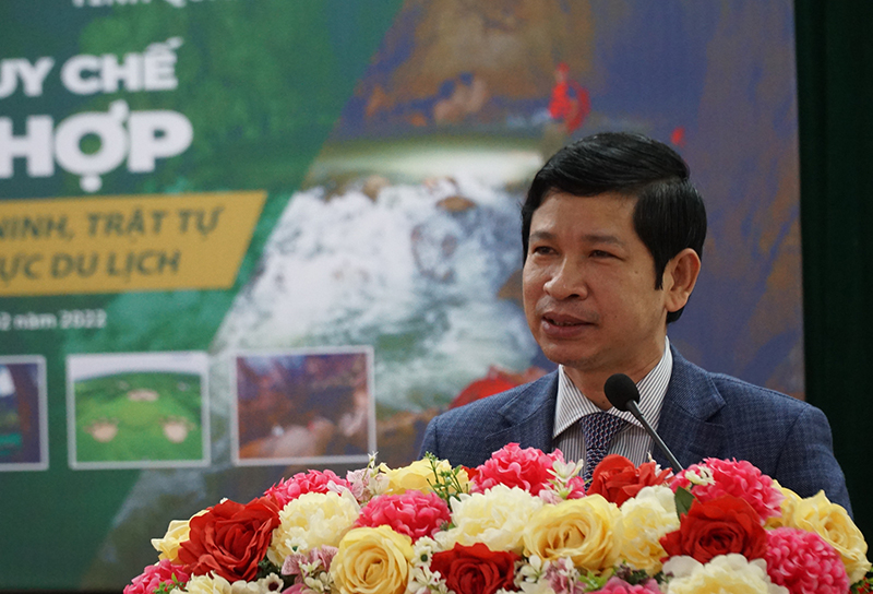 Đồng chí Phó Chủ tịch UBND tỉnh Hồ An Phong phát biểu tại lễ ký kết.