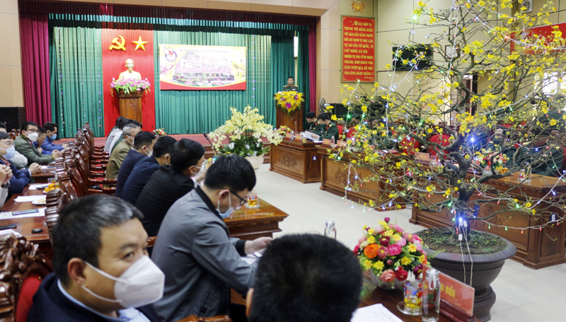 Thượng tá Đoàn Sinh Hòa, Chỉ huy trưởng Bộ CHQS tỉnh ghi nhận, đánh giá cao sự đóng góp của các phóng viên, cơ quan báo chí.