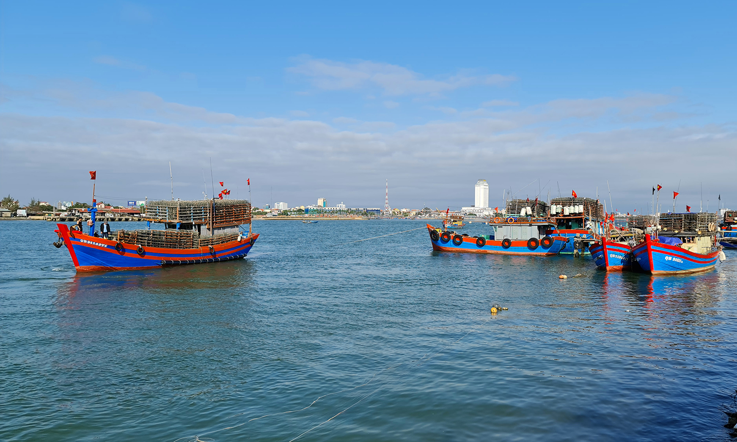 Ngư dân xã Bảo Ninh (TP. Đồng Hới) chuẩn bị ra khơi đánh bắt thủy hải sản đầu năm mới.