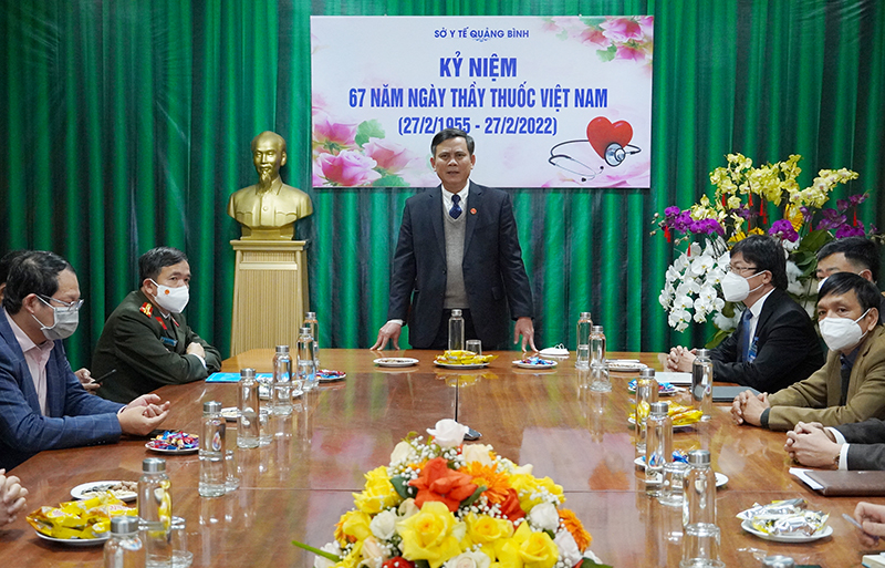 Đồng chí Chủ tịch UBND tỉnh Trần Thắng phát biểu, mong muốn đội ngũ cán bộ, y bác sỹ ngành Y tế Quảng Bình luôn nỗ lực vươn lên hoàn thành tốt nhiệm vụ chăm sóc sức khỏe cho nhân dân.