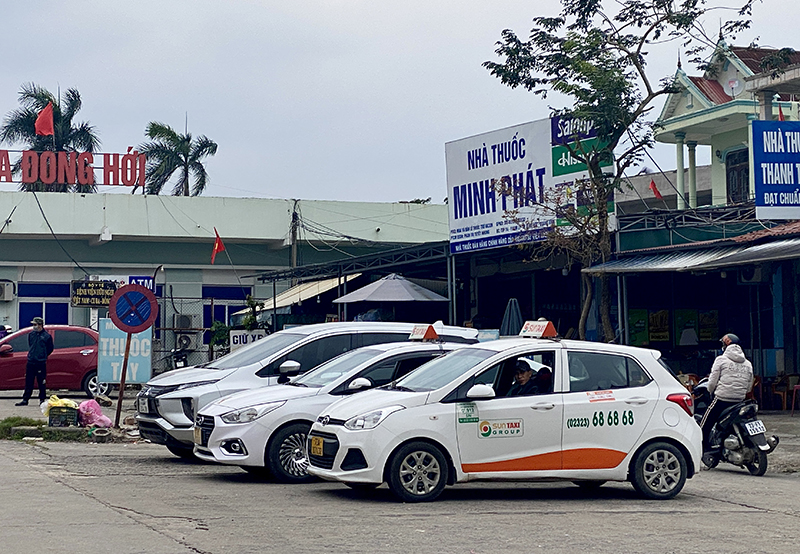 Các hãng taxi có thị phàn hoạt động trên địa bàn tỉnh Quảng Bình đang gặp khó khăn do xăng, dầu tăng giá.