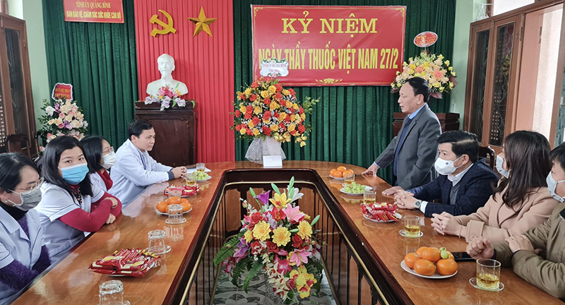 Đồng chí Trần Hải Châu phát biểu, gửi lời chúc mừng Ngày Thầy thuốc Việt Nam Ban Bảo vệ, chăm sóc sức khỏe cán bộ tỉnh.