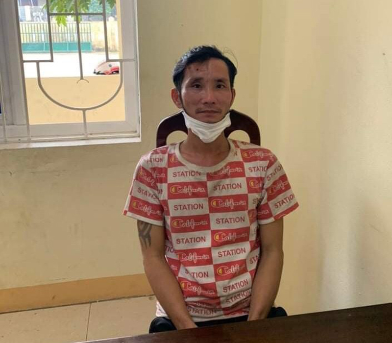 Nghi phạm Nguyễn Văn Minh bị áp giải về tại trụ sở Cơ quan điều tra sau 4 ngày lẩn trốn