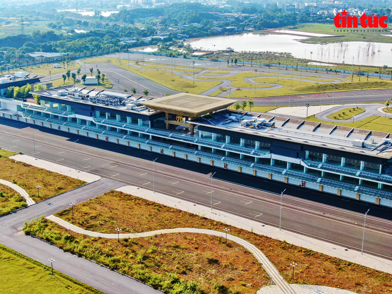 Toàn cảnh nhà điều hành trường đua F1 Hà Nội sẽ đặt Trung tâm báo chí SEA Games 31. Ảnh: T.N