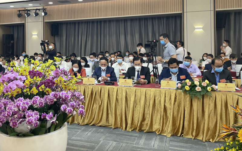 Đồng chí Phó Bí thư Tỉnh ủy, Chủ tịch HĐND tỉnh Trần Hải Châu và các đại biểu đoàn Quảng Bình tham dự hội nghị