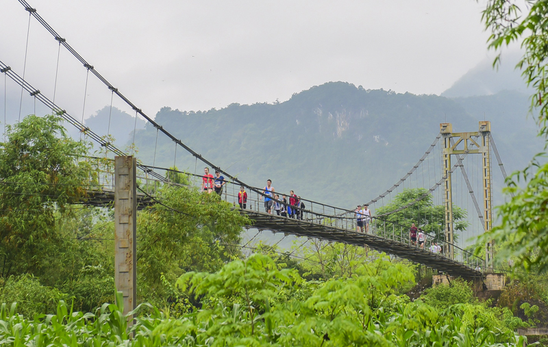 Cung đường chạy hội tụ những địa điểm tuyệt đẹp tại khu vực Phong Nha-Kẻ Bàng, như: Cầu treo, bến đò Trằm Mé, Xuân Sơn,….