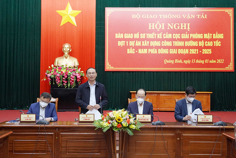 Thứ trưởng Bộ Giao thông vận tải Lê Đình Thọ phát biểu kết luận hội nghị.