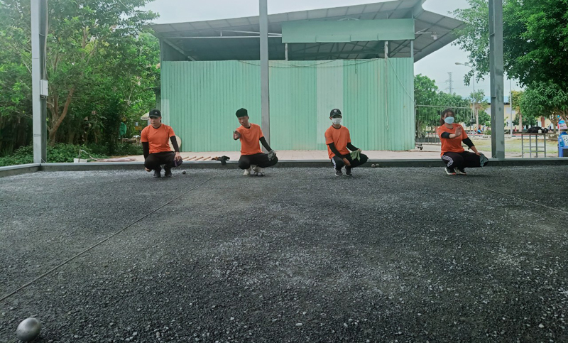 Đội tuyển bi sắt Quảng Bình đang tập luyện tại tỉnh Sóc Trăng.