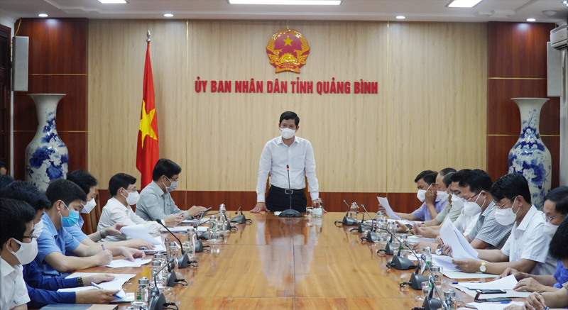 Đồng chí Phó Chủ tịch UBND tỉnh, Trưởng Ban Chỉ đạo thực hiện công tác chỉnh trang cáp thông tin tỉnh Quảng Bình Hồ An Phong chủ trì hội nghị.