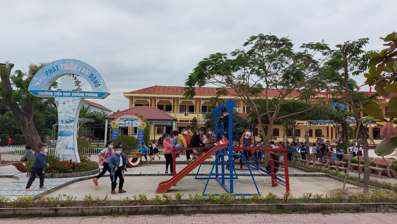  Trường TH Quảng Phong, một trong những đơn vị tiêu biểu trong phong trào “Xây dựng trường học thân thiện, HS tích cực”.