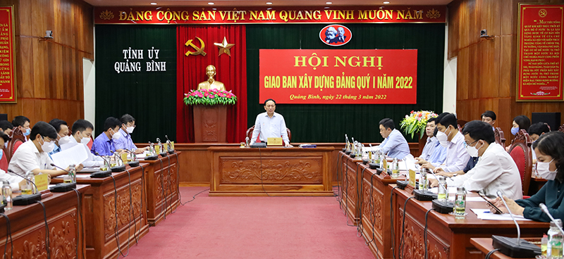  Đồng chí Phó Bí thư Thường trực Tỉnh ủy Trần Hải Châu điều hành hội nghị.