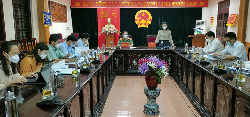 Đồng chí Phó trưởng Đoàn ĐBQH tỉnh Nguyễn Minh Tâm tiếp thu các ý kiến đề xuất tại buổi giám sát. 