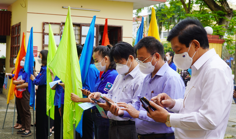 Đại diện lãnh đạo Sở Y tế, CDC Quảng Bình nhắn tin ủng hộ Quỹ Hỗ trợ người bệnh chiến thắng bệnh lao - PASTB.