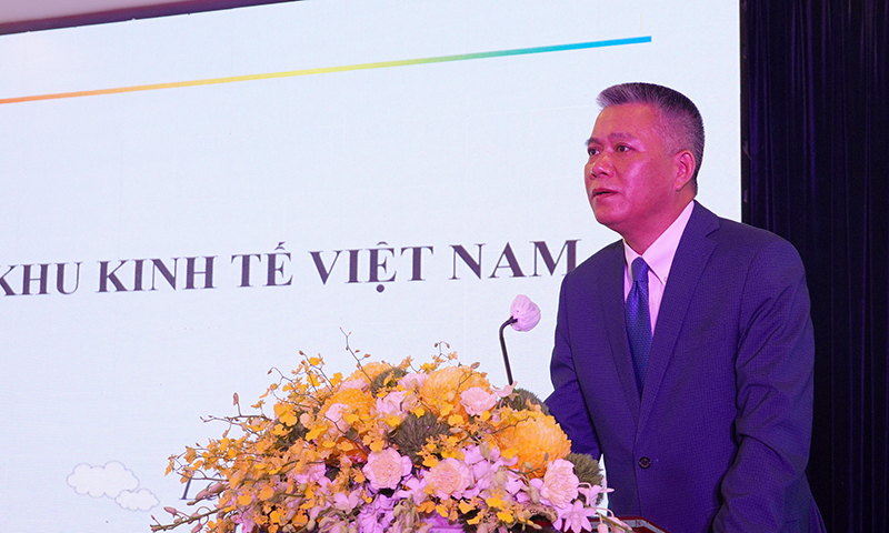 Đồng chí Lê Thành Quân, Vụ trưởng Vụ quản lý các khu kinh tế, Bộ Kế hoạch và Đầu tư  phát biểu thảo luận tại hội nghị.