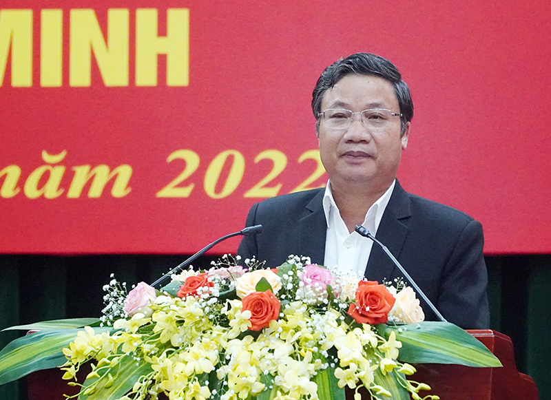 Đồng chí Trưởng ban Tuyên giáo Tỉnh ủy Cao Văn Định phát biểu bế mạc hội nghị