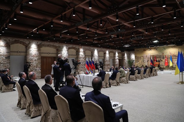 Toàn cảnh cuộc gặp giữa phái đoàn Nga và Ukraine tại thành phố Istanbul, Thổ Nhĩ Kỳ ngày 29/3/2022. (Ảnh: THX/TTXVN)