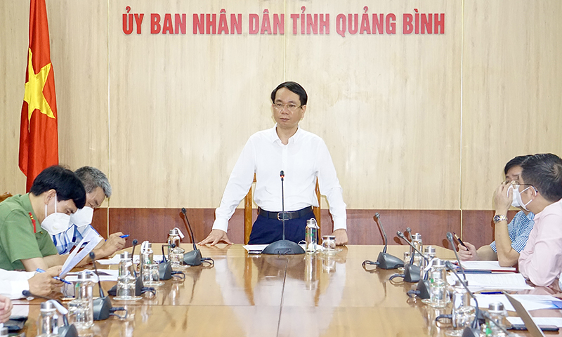 Đồng chí Phó Chủ tịch UBND tỉnh Phan Mạnh Hùng phát biểu kết luận buổi họp.