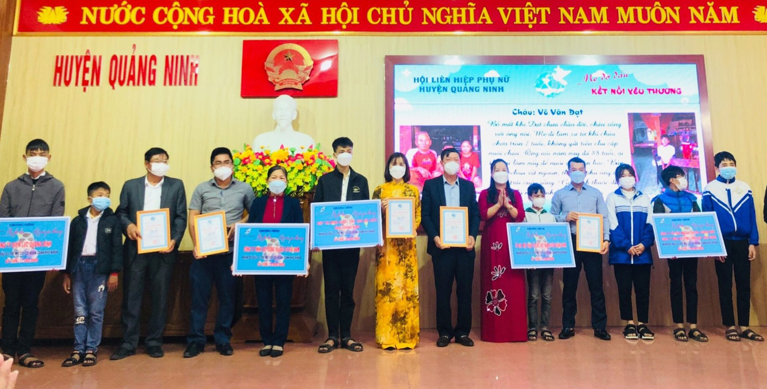 Hội LHPN huyện Quảng Ninh: Tổ chức chương trình "Mẹ đỡ đầu-Kết nối yêu thương"