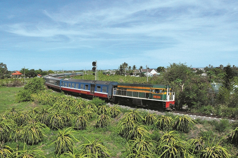 Đường sắt tăng tàu chạy phục vụ du lịch