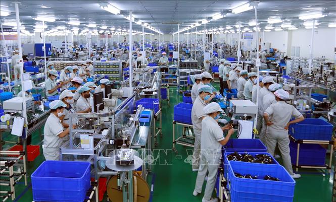 Hoạt động sản xuất tại Công ty TNHH NMS Việt Nam (vốn đầu tư của Nhật Bản) tại Hà Nam. Ảnh minh họa: Danh Lam/TTXVN