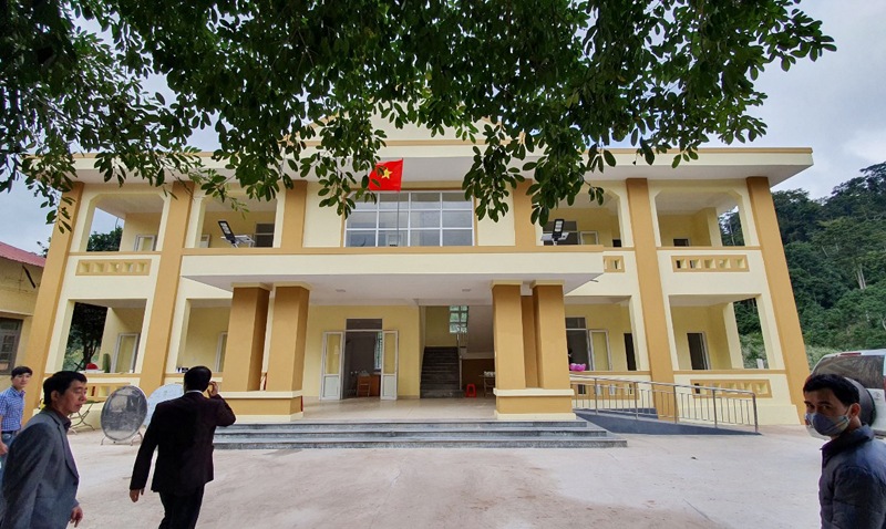 Trạm y tế xã Thượng Trạch được đầu tư xây dựng mới đáp ứng yêu cầu khám chữa bệnh và phòng chống dịch cho đồng bào dân tộc thiểu số phía tây huyện Bố Trạch.