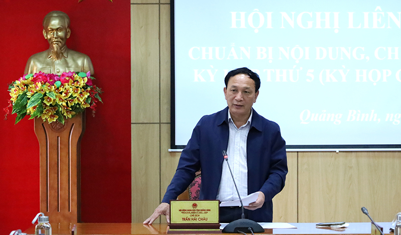 Đồng chí Chủ tịch HĐND tỉnh Trần Hải Châu phát biểu tại hội nghị.