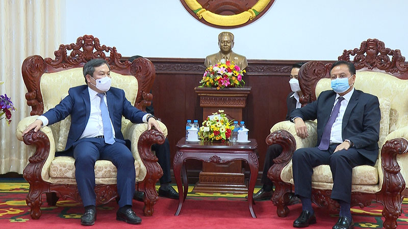 Đồng chí Bí thư Tỉnh uỷ Quảng Bình đã gửi lời mời đến các đồng chí lãnh đạo Đảng, Chính quyền tỉnh Savanakhet sang thăm và làm việc tại Quảng Bình
