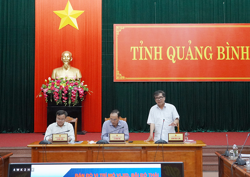 Đồng chí Phó Chủ tịch Thường trực UBND tỉnh Đoàn Ngọc Lâm phát biểu tại cuộc làm việc.