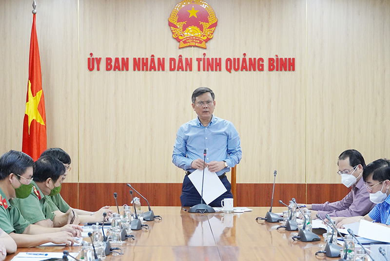 Đồng chí Chủ tịch UBND tỉnh Trần Thắng phát biểu tại cuộc họp