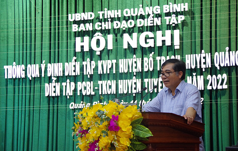 Đồng chí Phó Chủ tịch thường trực UBND tỉnh phát biểu kết luận hội nghị
