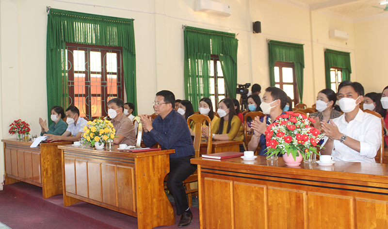 Các đại biểu tham dự tại buổi gặp mặt.
