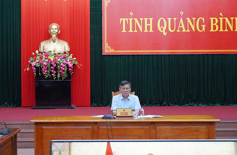 Đồng chí Chủ tịch UBND tỉnh Trần Thắng dự hội nghị tại điểm cầu tỉnh Quảng Bình