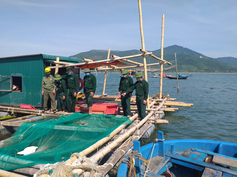 Mô hình nuôi thủy sản trên biển của Hội CCB xã Quảng Đông (Quảng Trạch).