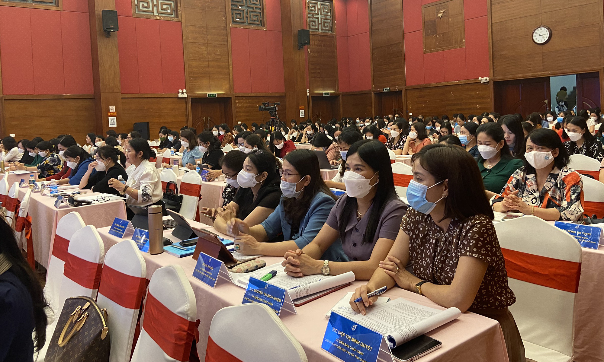 Đại biểu Hội LHPN tỉnh Quảng Bình tham gia hội nghị tại thủ đô Hà Nội