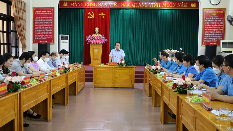 Đồng chí Phó Bí thư Thường trực Tỉnh ủy Trần Hải Châu điều hành buổi làm viêc.