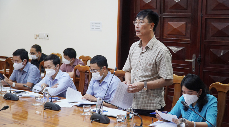 Đại diện lãnh đạo huyện Quảng Ninh trao đổi về công tác giải phóng mặt bằng thuộc dự án.