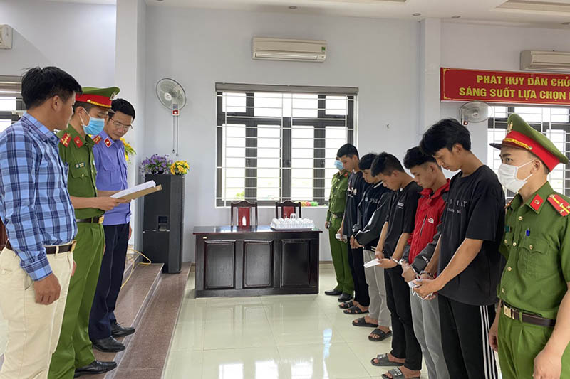 Khởi tố 13 đối tượng gây rối trật tự công cộng ở huyện Quảng Trạch