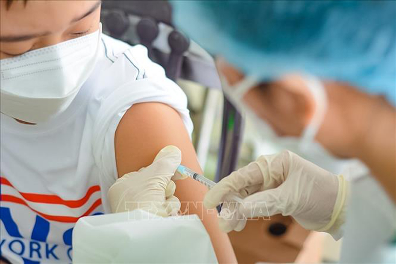 Bộ Y tế tiếp tục 'thúc' các địa phương tăng cường tiêm vaccine phòng COVID-19
