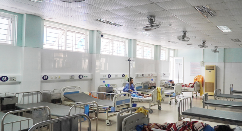 Các bệnh viện bố trí đầy đủ cơ số giường bệnh, các phương tiện cấp cứu để sẵn sàng cấp cứu, điều trị cho người dân.