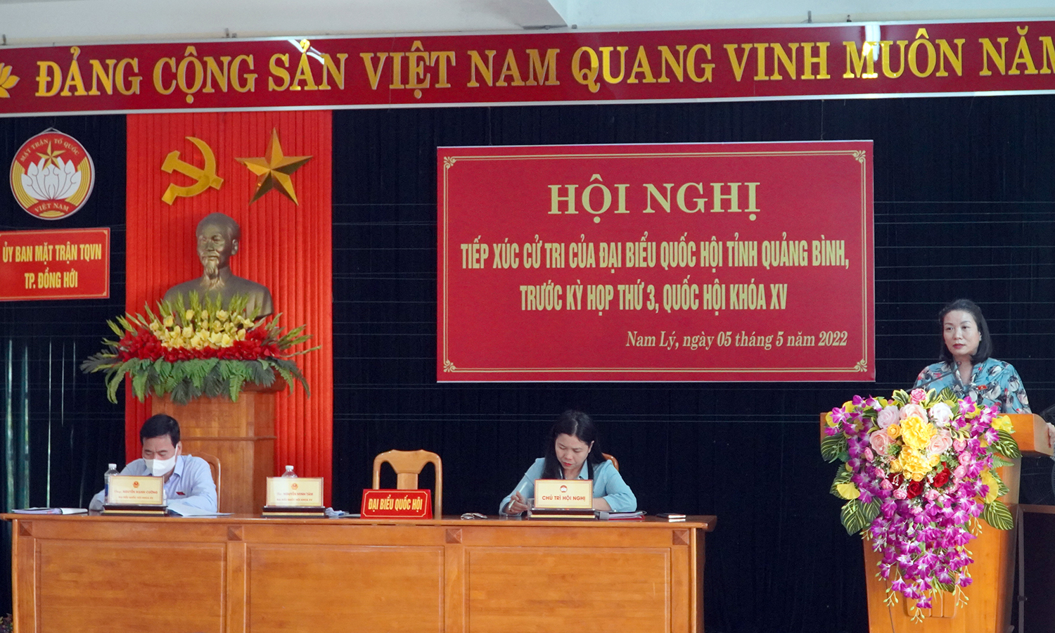 Đại biểu Nguyễn Minh Tâm tiếp thu các ý kiến cử tri.