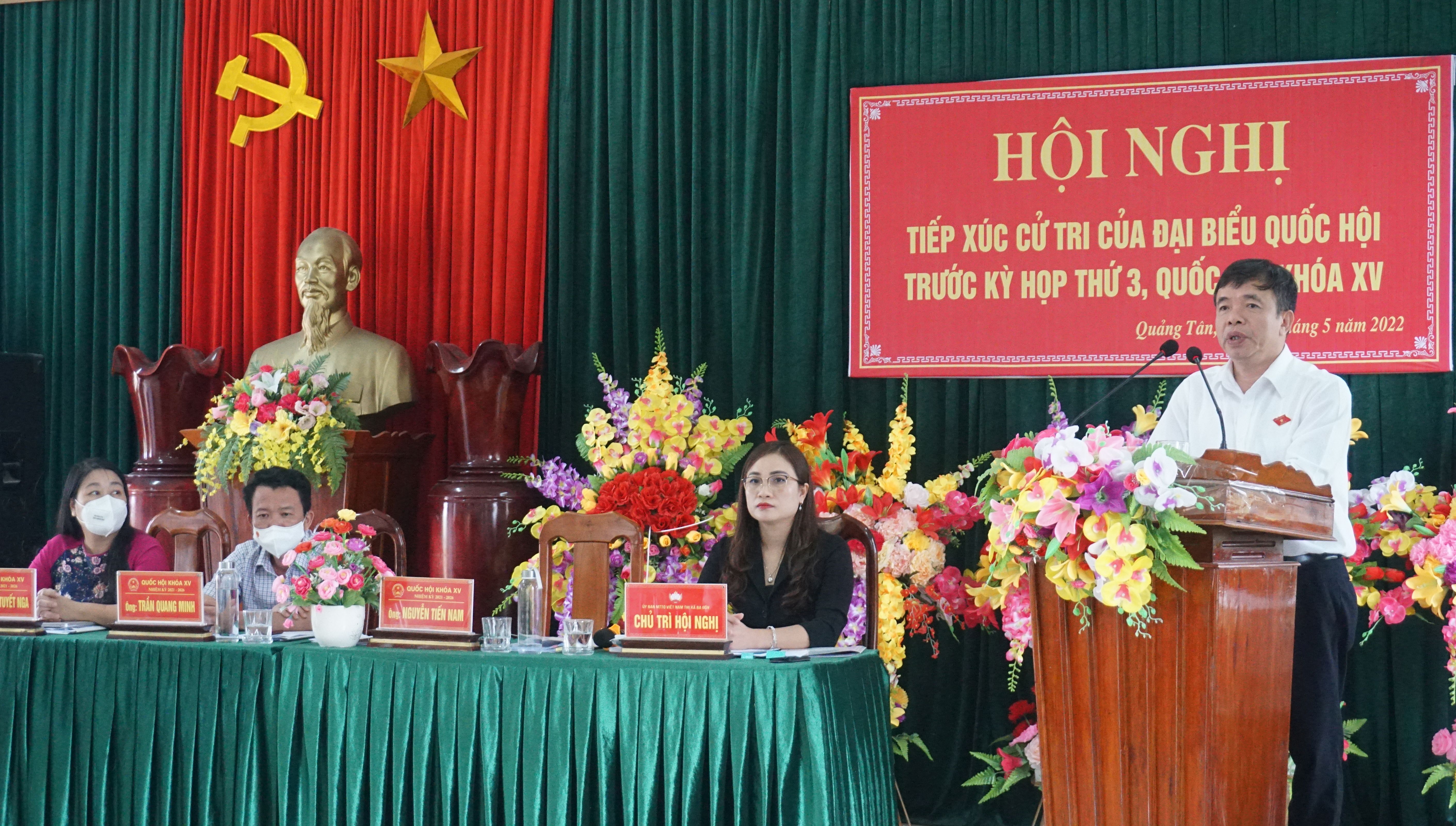 Đại biểu Nguyễn Tiến Nam, Giám đốc Công an tỉnh phát biểu tiếp thu các kiến nghị của cử tri.
