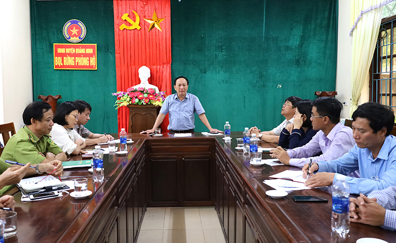 Đồng chí Phó Bí thư Thường trực Tỉnh ủy Trần Hải Châu phát biểu tại buổi làm việc với BQL RPH huyện Quảng Ninh.