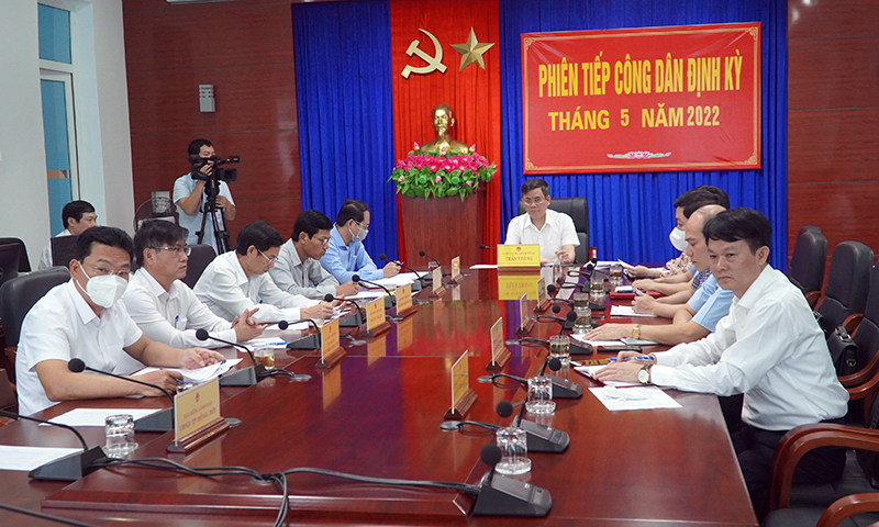 Đồng chí Chủ tịch UBND tỉnh Trần Thắng tiếp nhận nội dung kiến nghị, phản ánh, khiếu nại của công dân