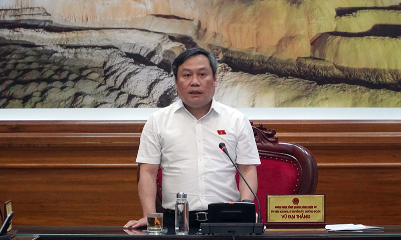 Đồng chí Chủ tịch UBMTTQVN tỉnh Phạm Thị Hân phát biểu tại hội nghị