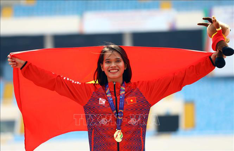 VĐV Phạm Thị Hồng Lệ (Việt Nam) giành HCV nội dung chạy 10.000m nữ với thành tích 35 phút 56 giây 38. Ảnh: Huy Hùng/TTXVN