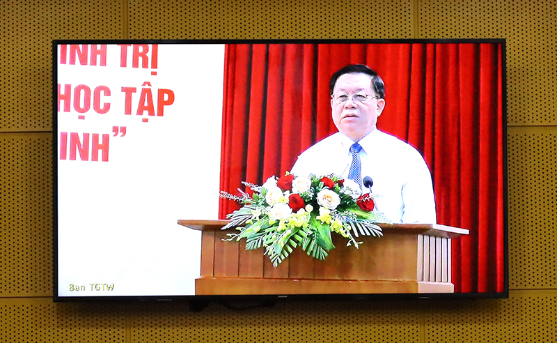   Đồng chí Trưởng ban Tuyên giáo Trung ương Nguyễn Trọng Nghĩa phát biểu chỉ đạo hội nghị.