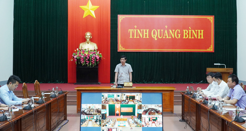 Đồng chí Phó Chủ tịch UBND tỉnh, Trưởng BCĐ triển khai Chiến dịch tiêm chủng vắc-xin phòng Covid-19 tỉnh Hồ An Phong chủ trì hội nghị.