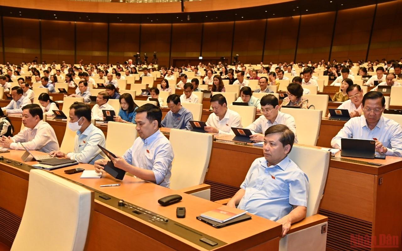  Các đại biểu Quốc hội dự phiên họp tại Hội trường Diên Hồng chiều 25/5. (Ảnh: ĐĂNG KHOA)